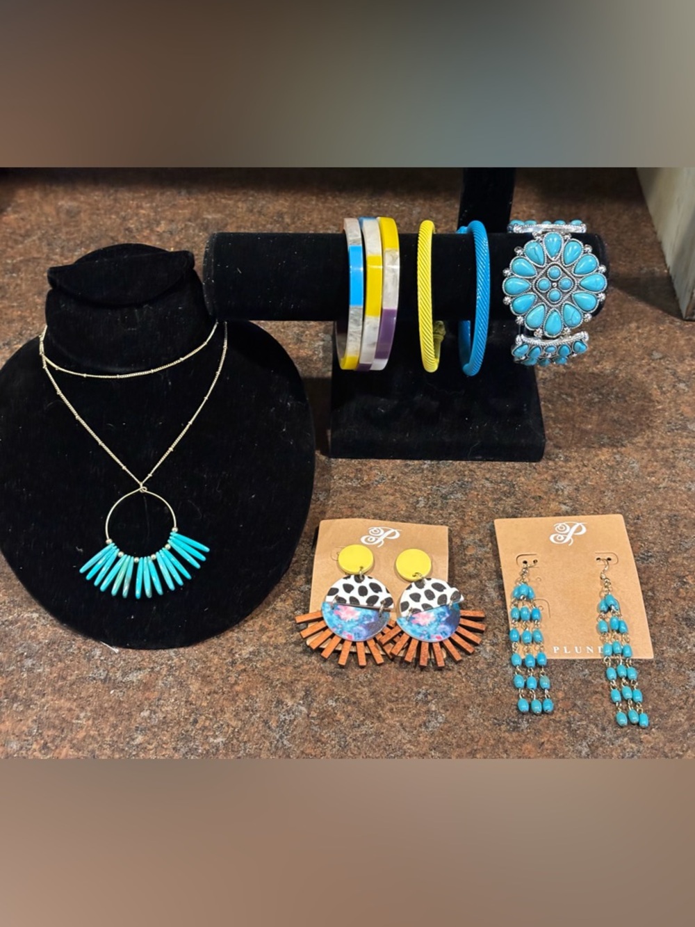⭐️New plunder jewelry bundle earrings, bracelets and necklace